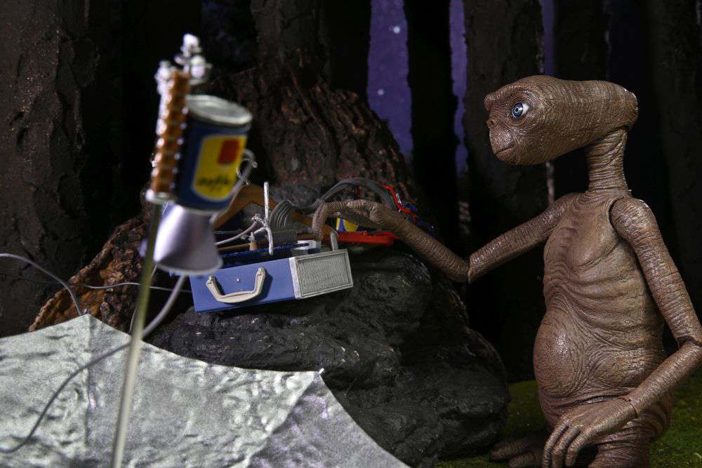 E.T. 40. Jubiläum DLX Led Brust Af Actionfigur NECA
