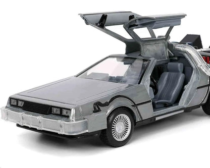 Zurück in die Zukunft – DeLorean Time Machine 1:24 Die-Cast Modell mit Licht – Jada Toys