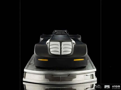 Batman: TAS Batmobil 1/10 Art Scale Statue – Iron Studios 63 cm - Actionfigurenwelt - Actionfigur Sammlerstück