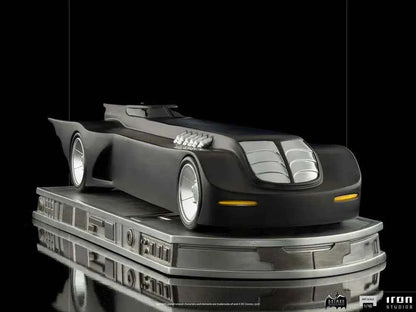 Batman: TAS Batmobil 1/10 Art Scale Statue – Iron Studios 63 cm - Actionfigurenwelt - Actionfigur Sammlerstück