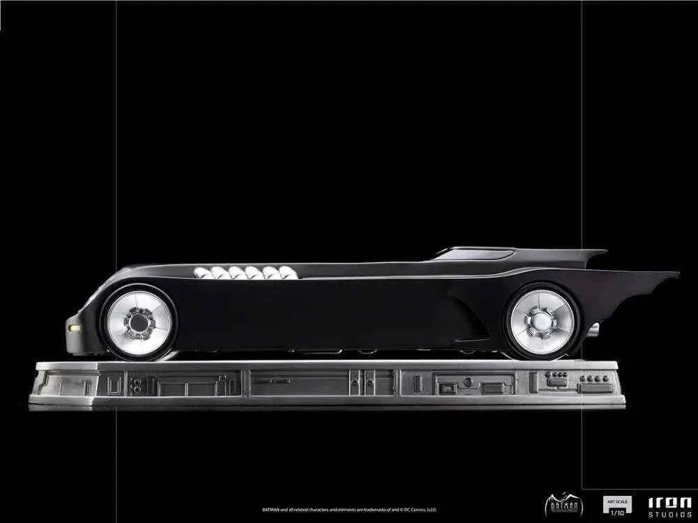 Batman: TAS Batmobil 1/10 Art Scale Statue – Iron Studios 63 cm - Actionfigurenwelt - Actionfigur Sammlerstück