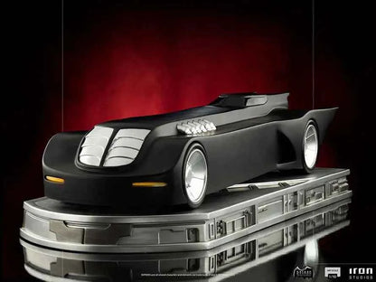 Batman: TAS Batmobil 1/10 Art Scale Statue – Iron Studios 63 cm - Actionfigurenwelt - Actionfigur Sammlerstück