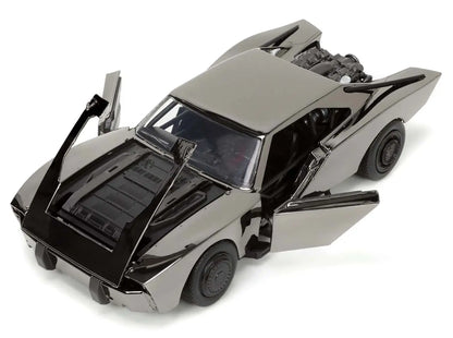 Jada Toys Next Level 1:24 Batmobil & Batman (2022) – SDCC Chrome Edition