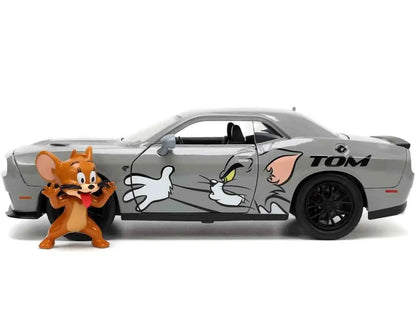 Jada Toys Tom & Jerry – 2015 Dodge Challenger Hellcat mit Jerry Metallfigur 1:24