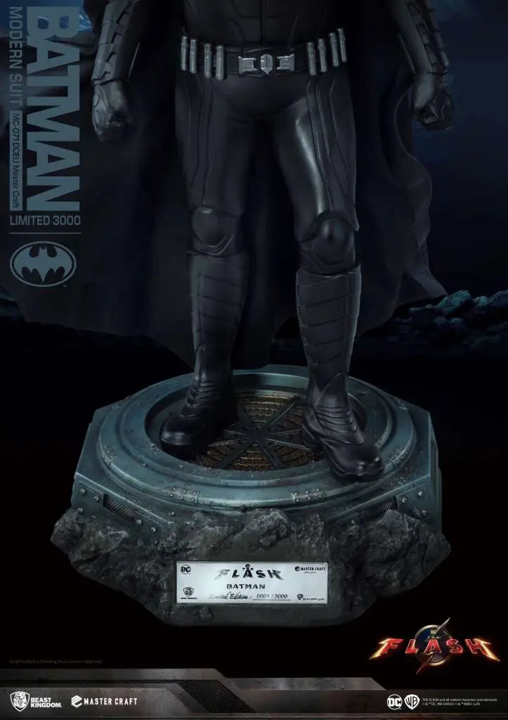 Beast Kingdom Master Craft MC-071 Batman Modern Suit (The Flash) – 42 cm Statue