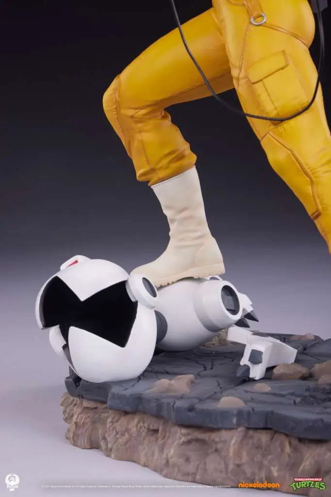 PCS Teenage Mutant Ninja Turtles April O'Neil 1:4 Statue – Premier Series